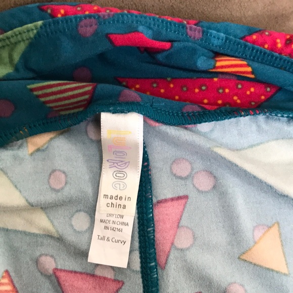 LuLaRoe Tall & Curvy Leggings - Picture 3 of 3